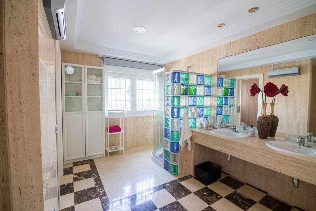 Lujosa Villa En Alhaurin De La Torre 7 Dormitorios Zewnętrze zdjęcie